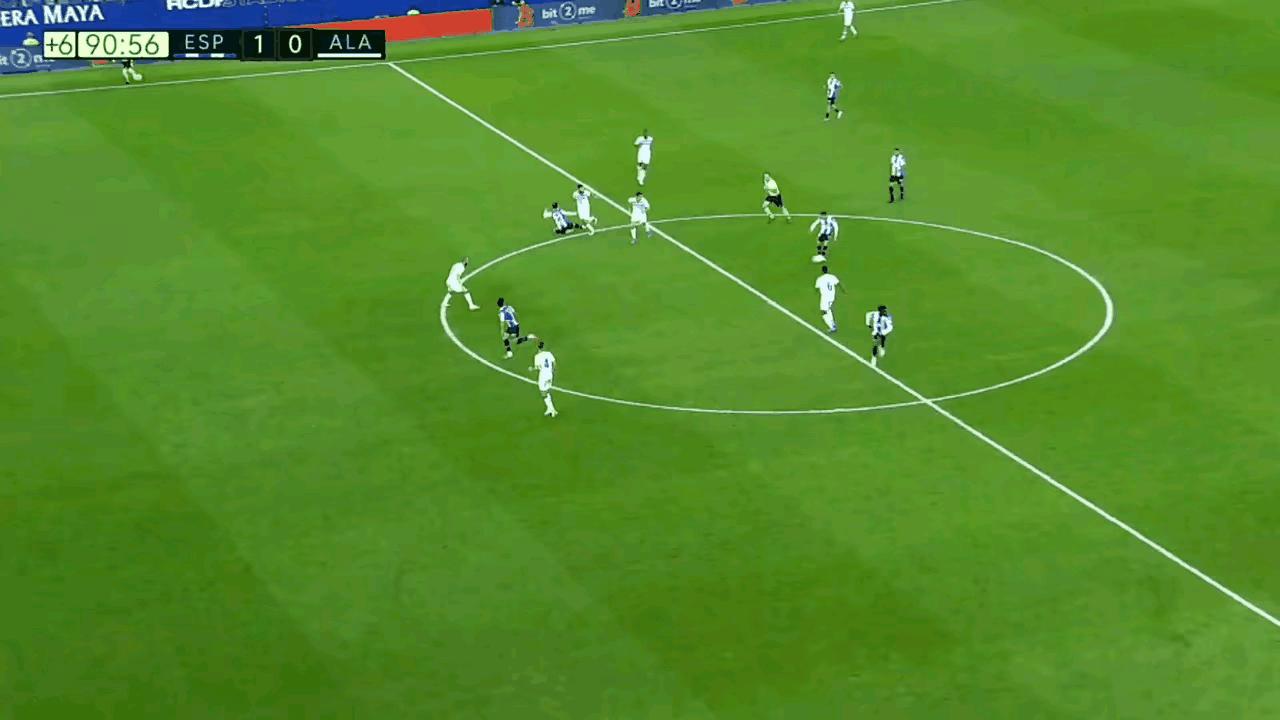 中国球员射门缺陷,中国前锋有什么特点