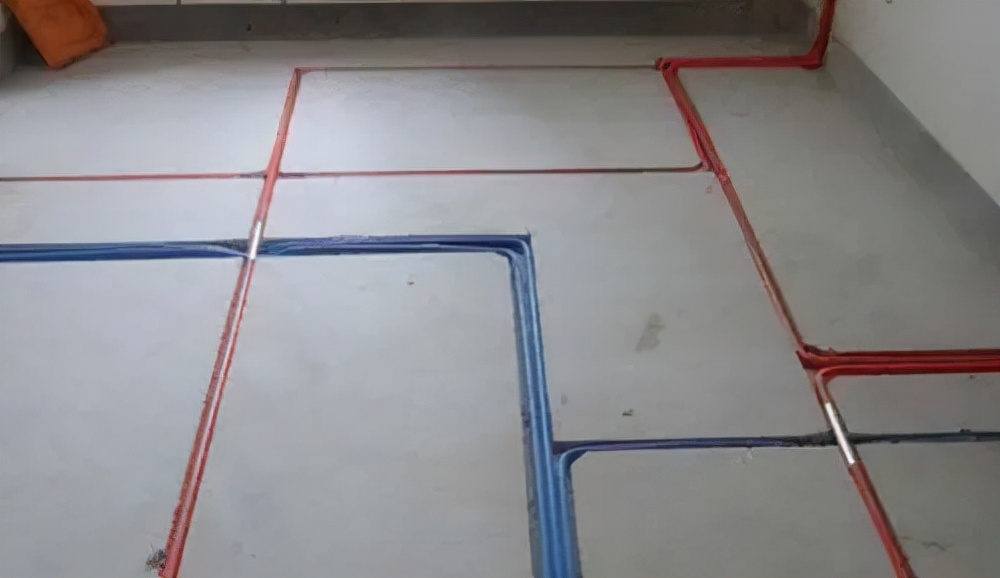 农村自建房暗线全部走顶可以吗,自建房电线路走顶好还是走地面好