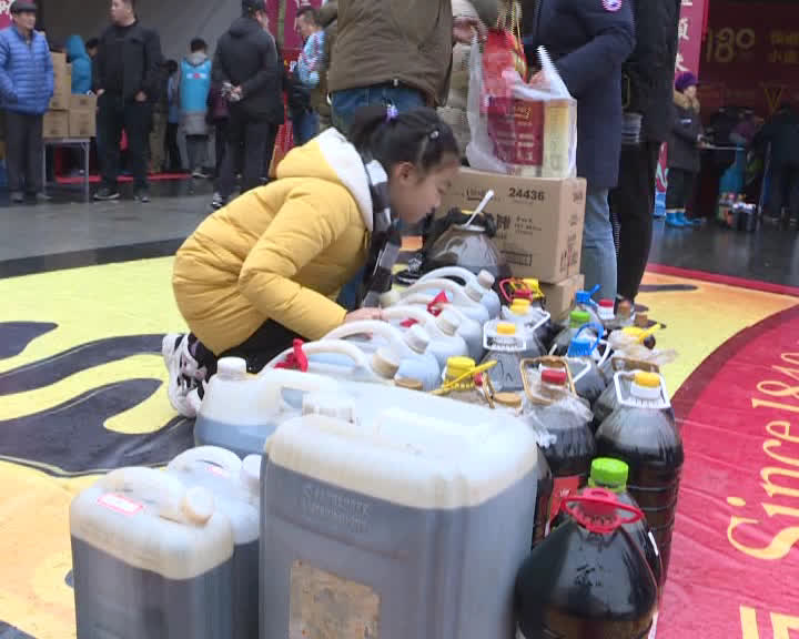 “神器”频出！万人“打酱油”又来了