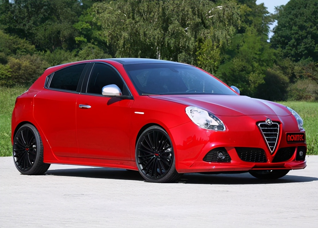 快速了解汽车品牌阿尔法罗密欧,阿尔法罗密欧stelvio2022款