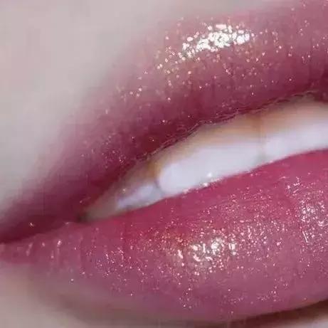 泫雅为什么要丰唇,泫雅太红了怎么办