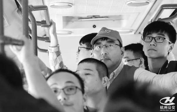 无一官半职，近20年里用智慧和心力奉献杭州，现在他悄悄地走了