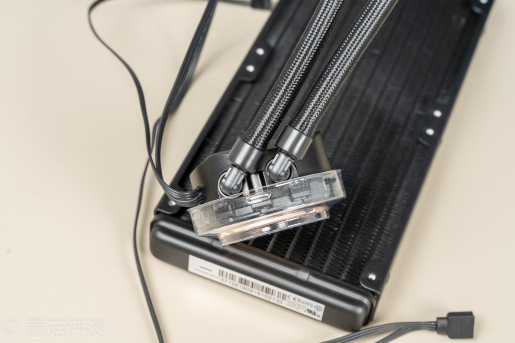 最好的240水冷评测,240分体水冷和240一体水冷对比