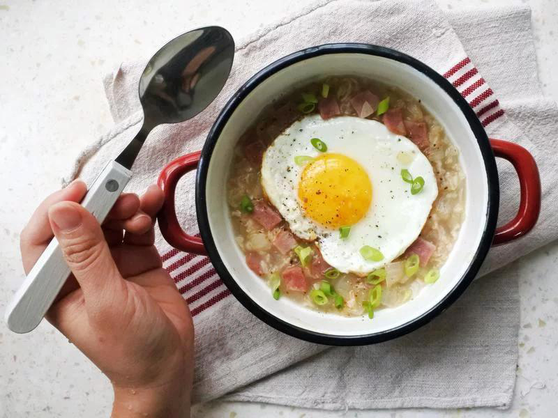 减肥一餐吃多少燕麦有饱腹感,晚餐不吃主食只吃燕麦片能减肥吗
