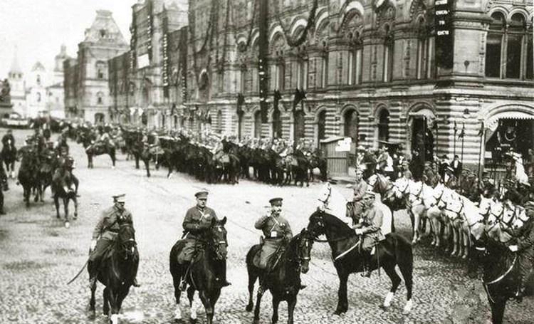 此人打仗很差却当上了苏军元帅,政治手段高明让人不得不服