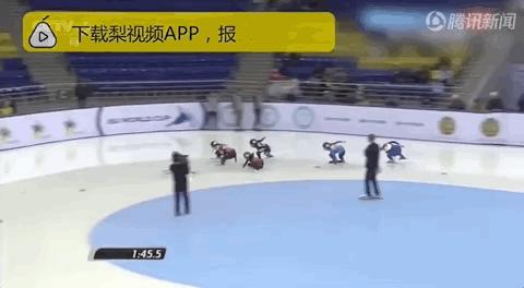 短道速滑1000米韩国两将摔出赛道,韩国短道速滑把队友推出赛道
