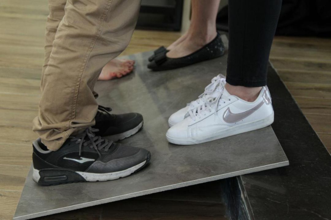 梵香1860和鼎立瓷砖哪个好,梵香1860竹木纤维墙板怎么样