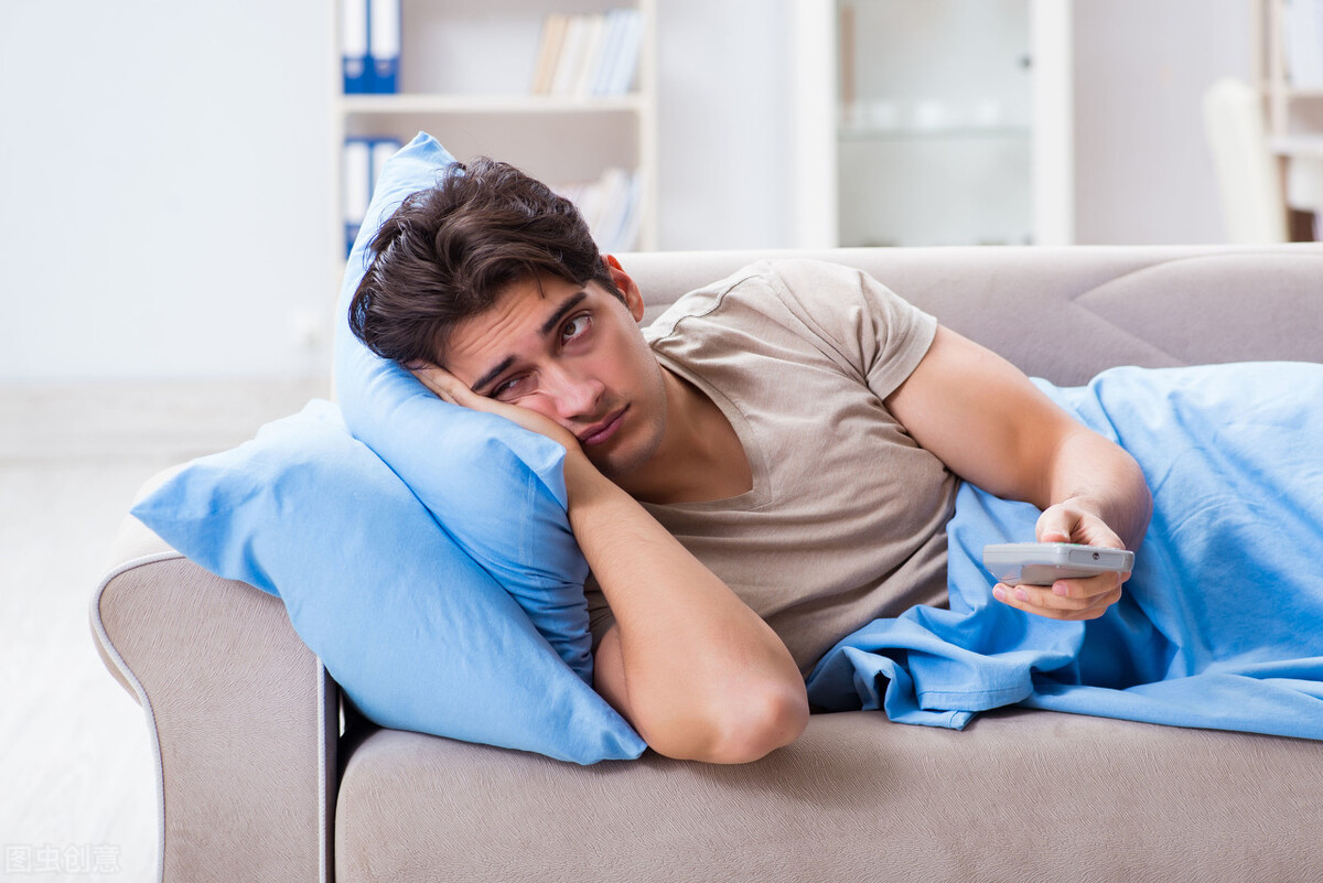 女性更年期失眠潮湿盗汗月经不调,更年期盗汗烦躁该吃啥补