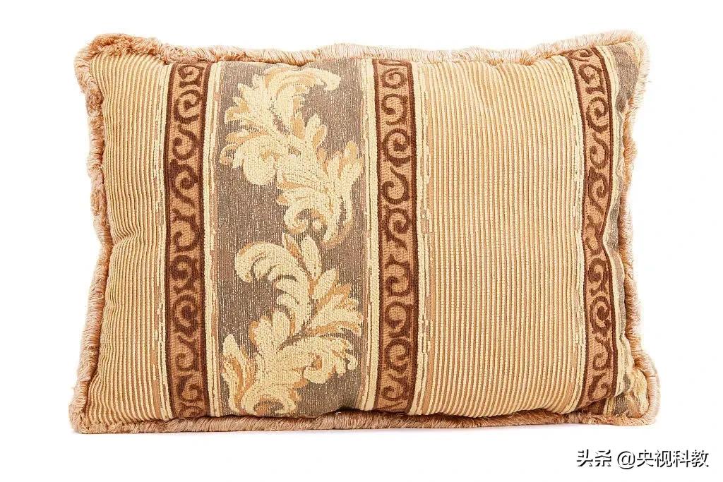 宋朝人把足球画到枕头上，是因为做梦也要踢吗？