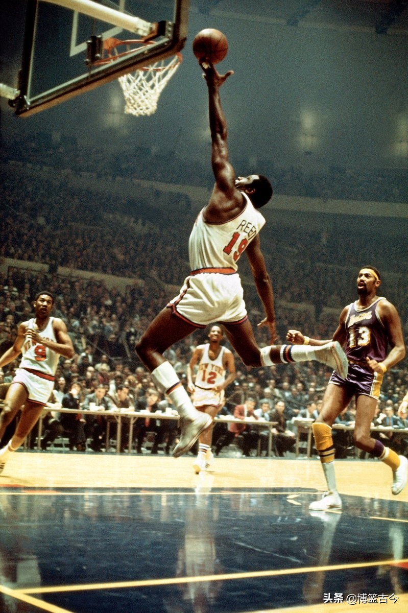 盘点NBA75周年伟大中锋：天勾第1鲨鱼第2，现役只有霍华德进前10