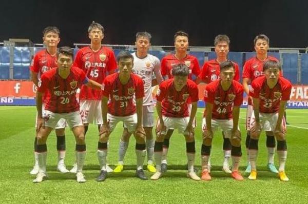 0：1！0：2！放弃亚洲赛场，足协逆势而为，见证中国足球奇葩操作