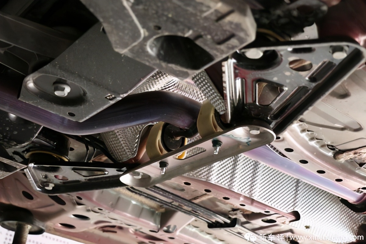 新君威1.5t底盘拆解视频,别克新君威底盘调教怎么样