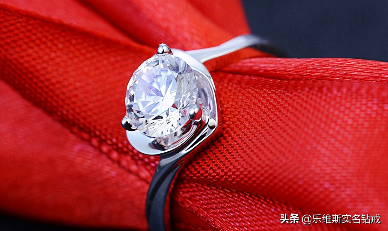 钻石婚戒怎么选购,钻戒优白啥意思