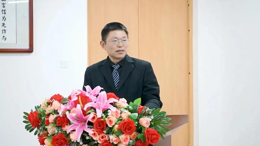 鍩规枃闄曡タ寤跺畨,婀栧窞鍩规枃鐝骇椋庨噰