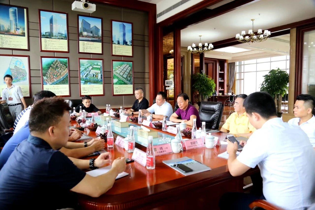 铝材猛涨门窗企业如何突围,铝门窗企业转型政策