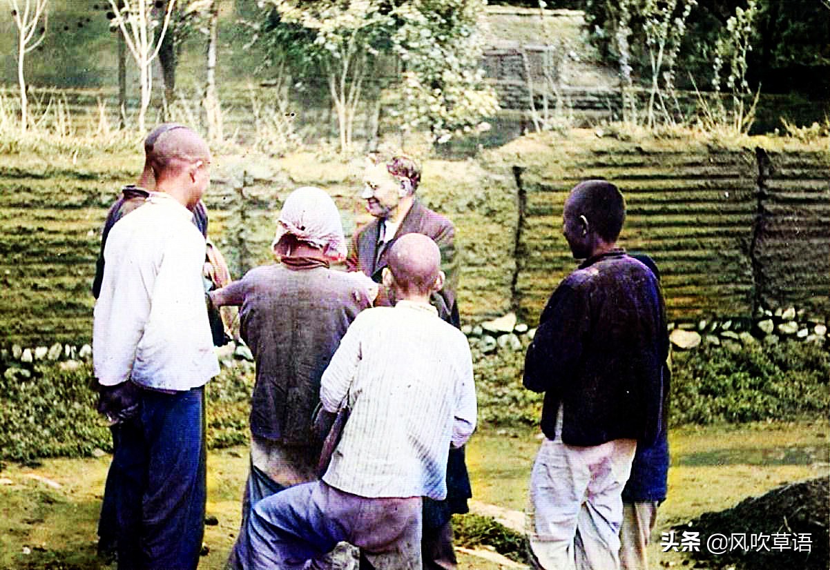 1933年的陕西西安，木头造的汽车，穿着衣服的飞机