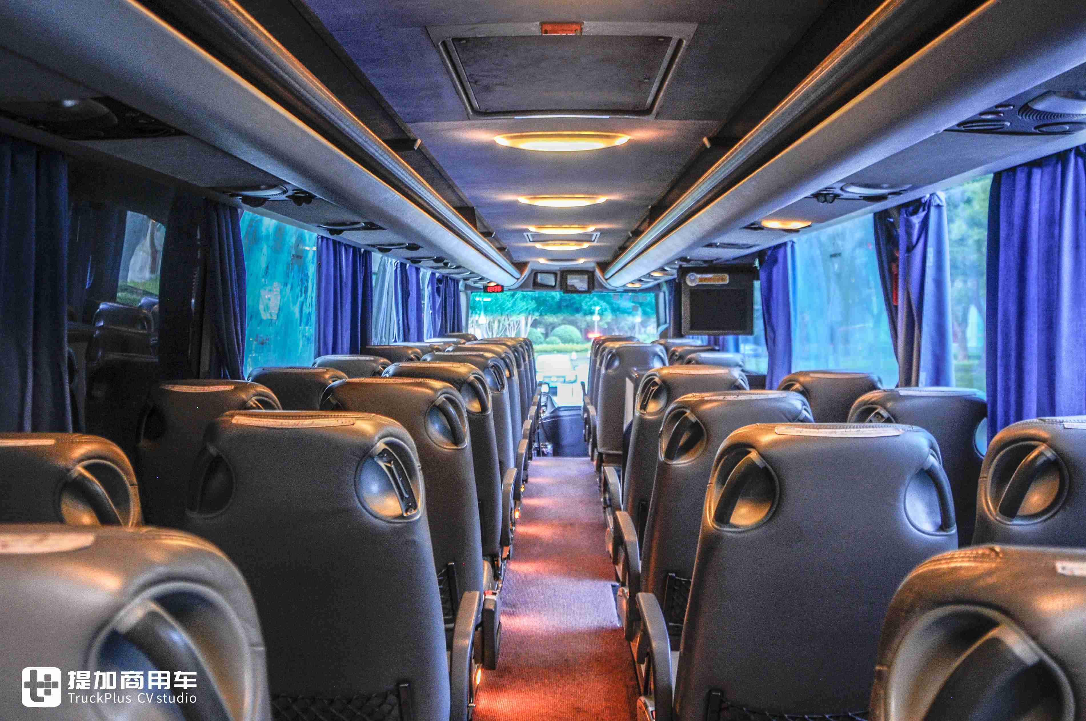 早期亚星奔驰大巴,一辆行驶15年的列车