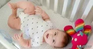 林允儿脸型,林允儿的o型腿