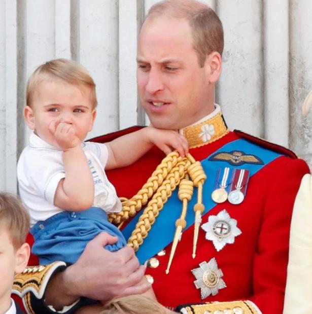 英国女王小儿子爱德华年轻时照片,英女王伊丽莎白二世小儿子