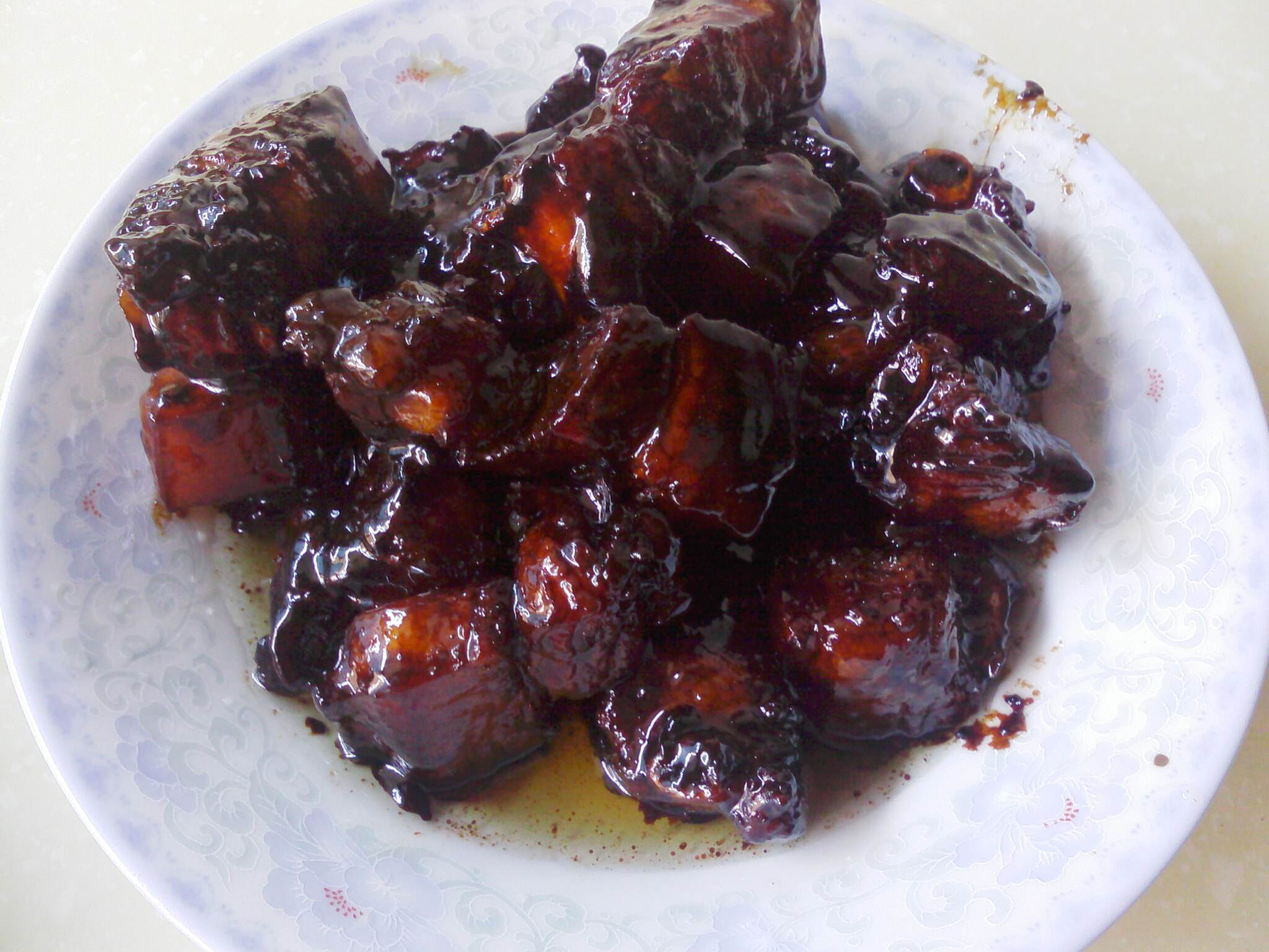 为啥新鲜白嫩的龙眼荔枝，做成干果就变黑了？能多吃吗？