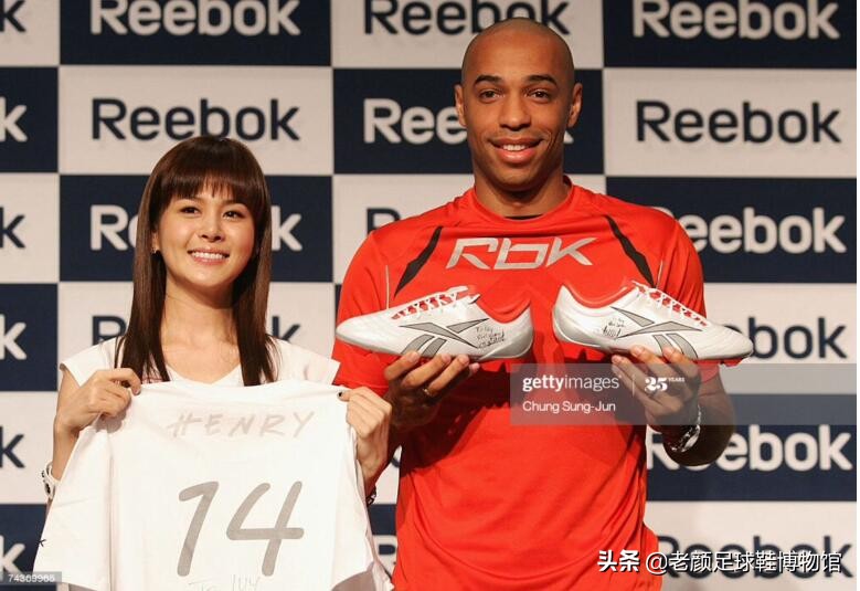 枪王加盟巴萨如愿获得欧冠，生涯唯一污点用手将法国队拍进世界杯