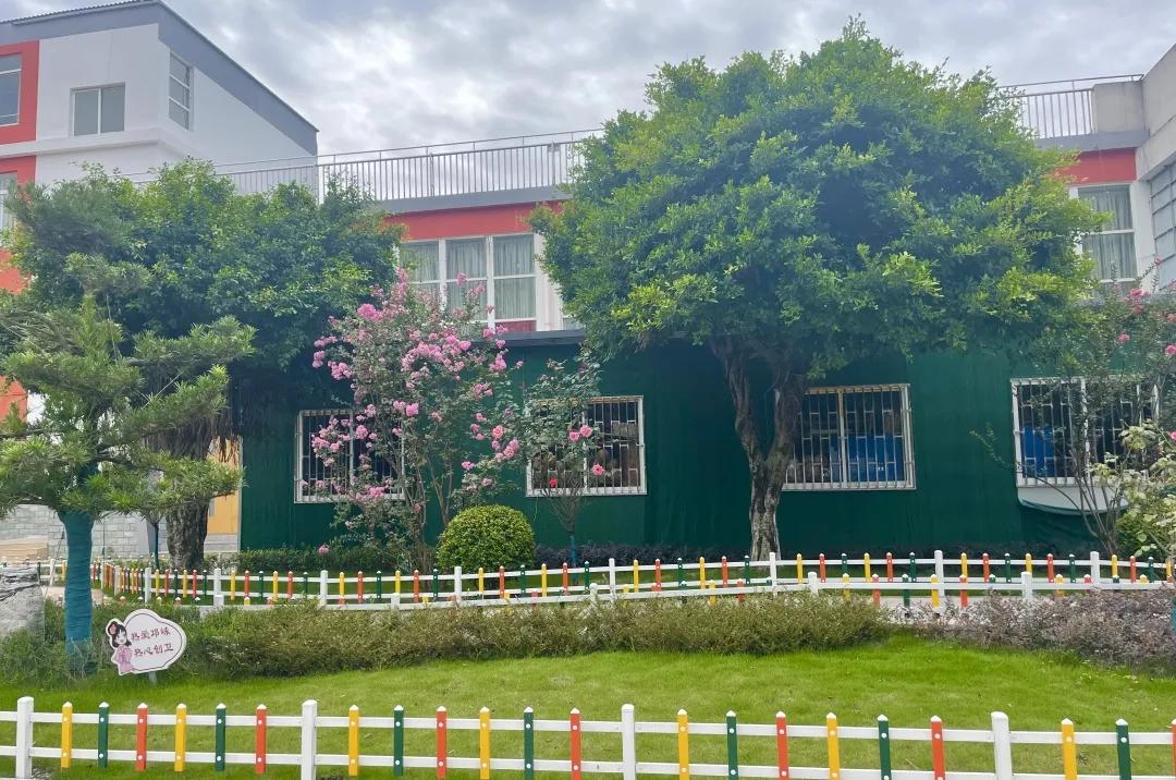 邛崃市北街小学：尚美怡情、艺美德和