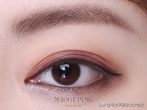 日常眼妆这样画自然清爽更耐看,日常眼妆小技巧三步轻松搞定眼妆