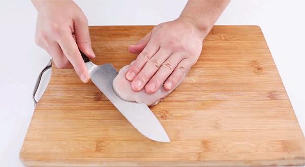 在家自制香酥炸鸡排，金黄酥脆，外酥里嫩，比吃肯德基还过瘾