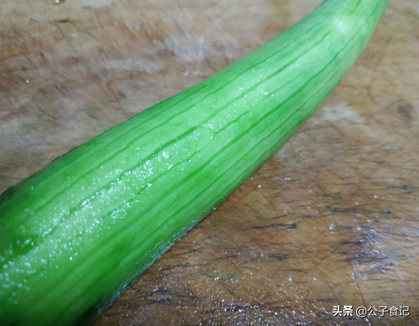 吃丝瓜要去掉籽吗,吃丝瓜用不用掏瓤