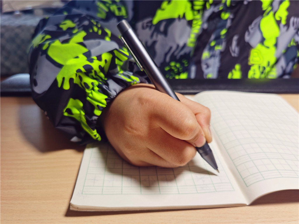 护眼矫正坐姿笔测评,矫正坐姿护眼笔