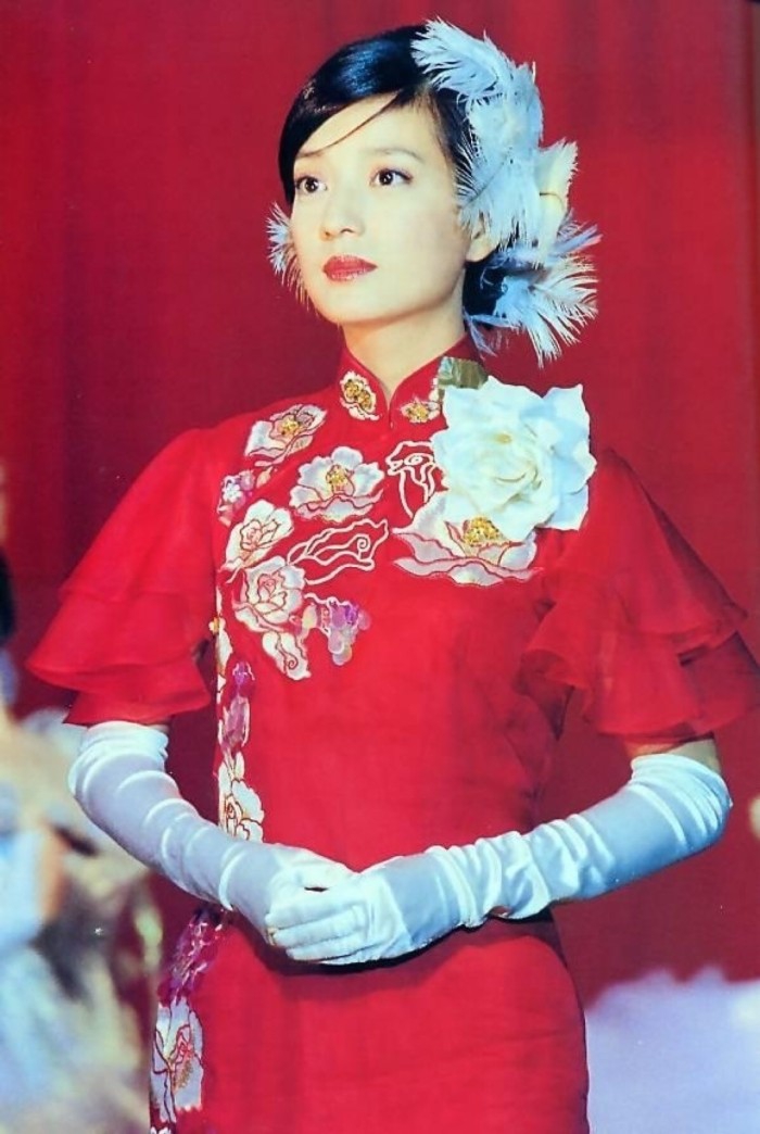 赵薇19岁到44岁的容颜变化,42岁赵薇出席盛典视频