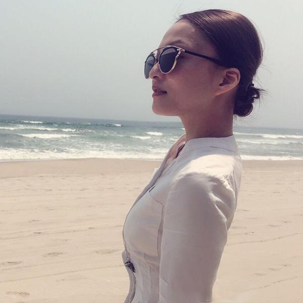 37岁张韶涵穿搭,张韶涵穿什么袜