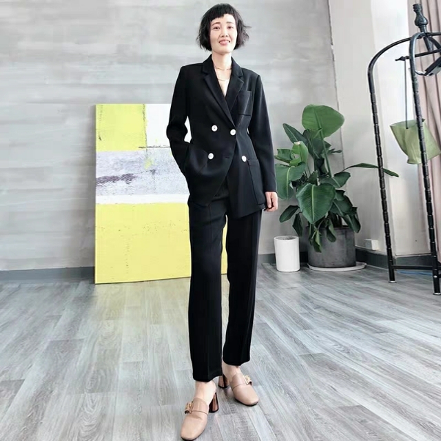 通过直播购物好还是平台购物好,看直播购物上瘾是种病吗