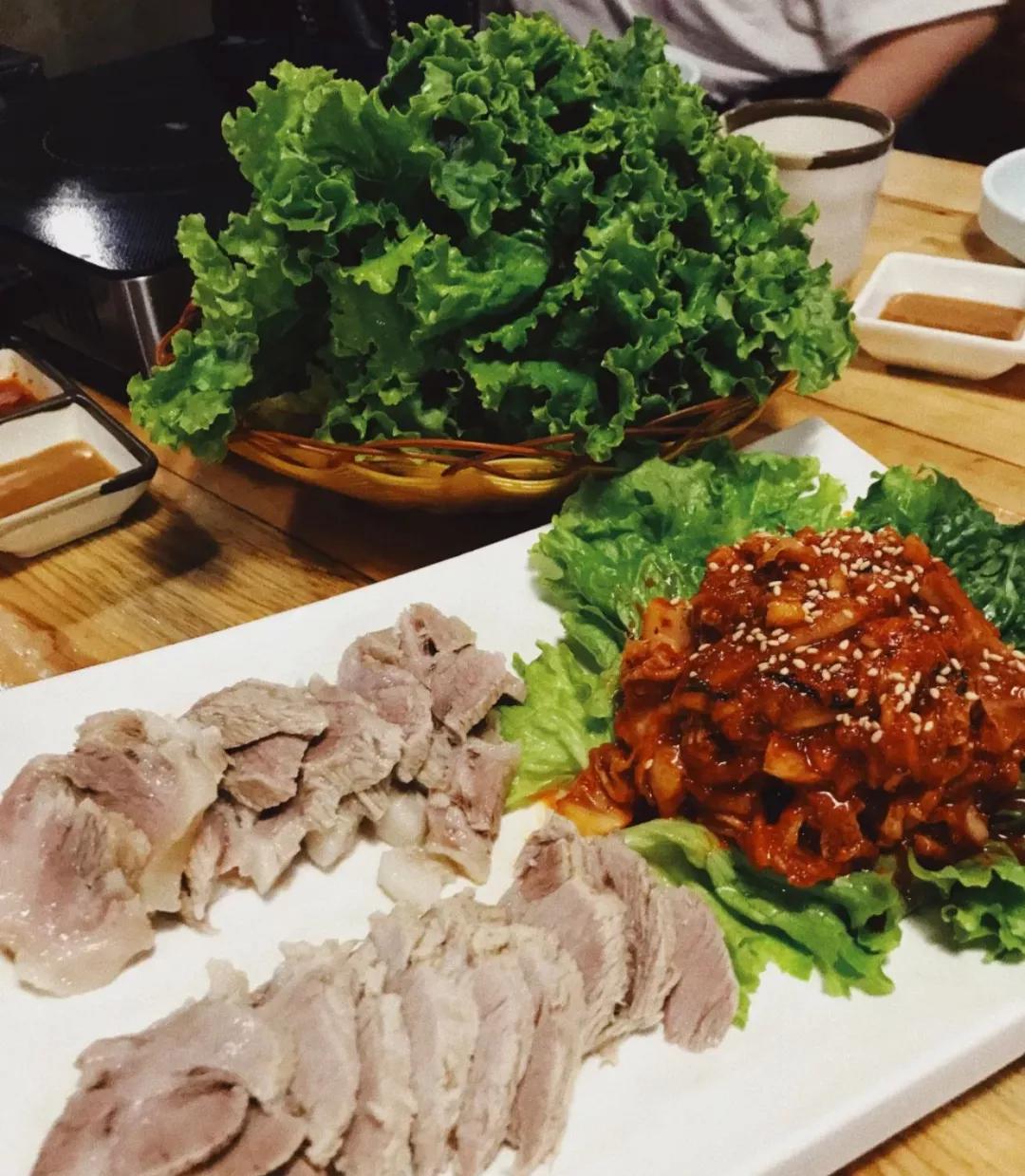 南京超火韩餐,三里屯上菜韩餐