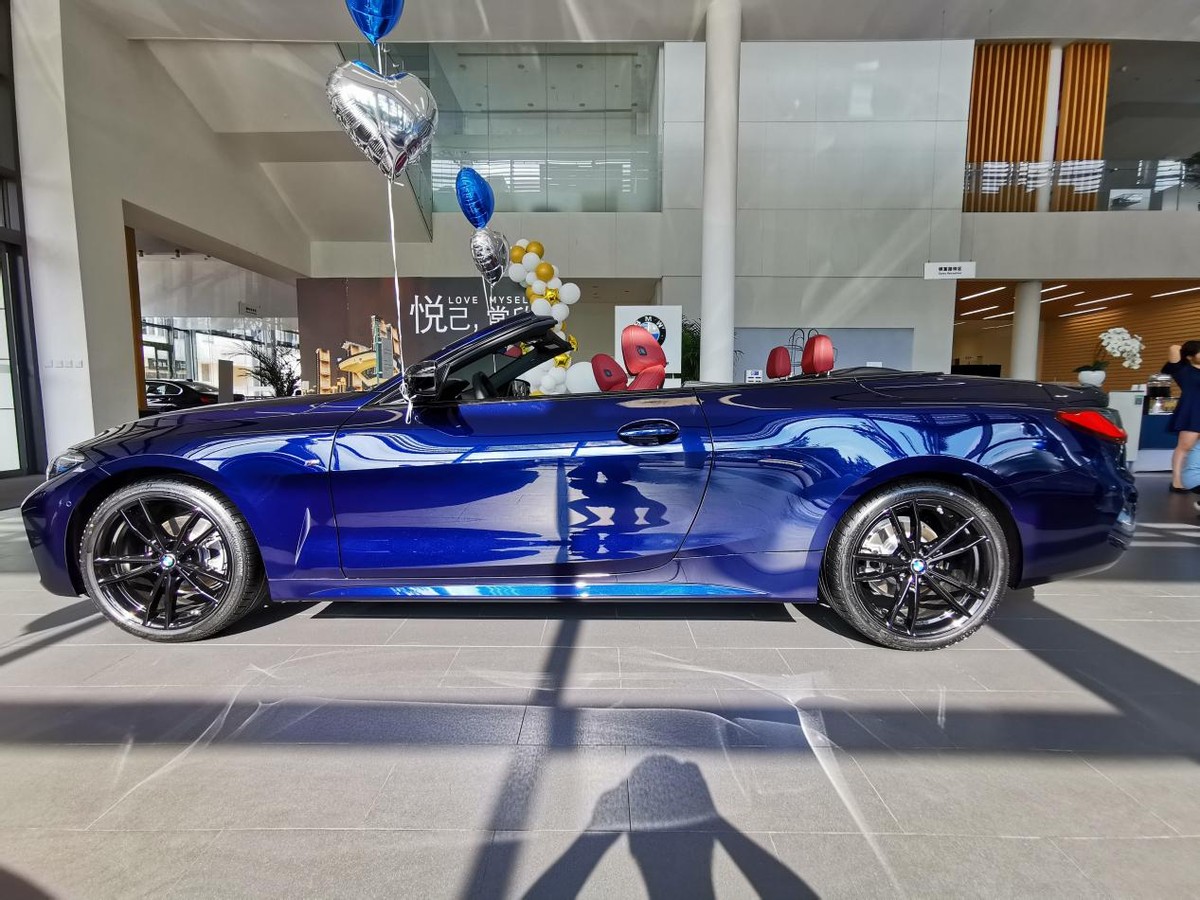 2022款宝马4系四门轿跑车值得买吗,宝马4系敞篷对比宝马软顶敞篷