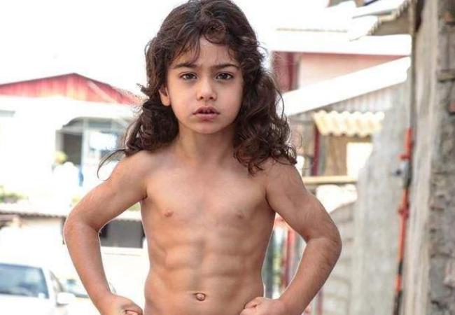 小孩练健身对身体有影响吗,小孩过早练肌肉会影响身高吗