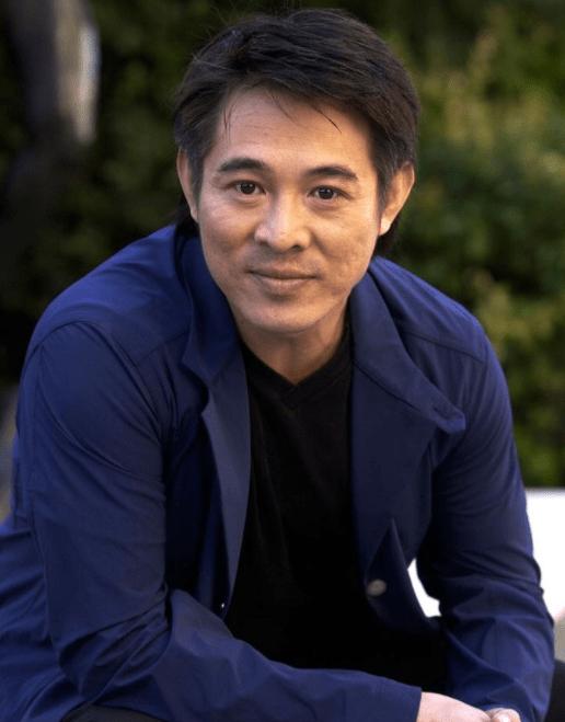 李连杰对利智一见钟情,李连杰为利智的付出