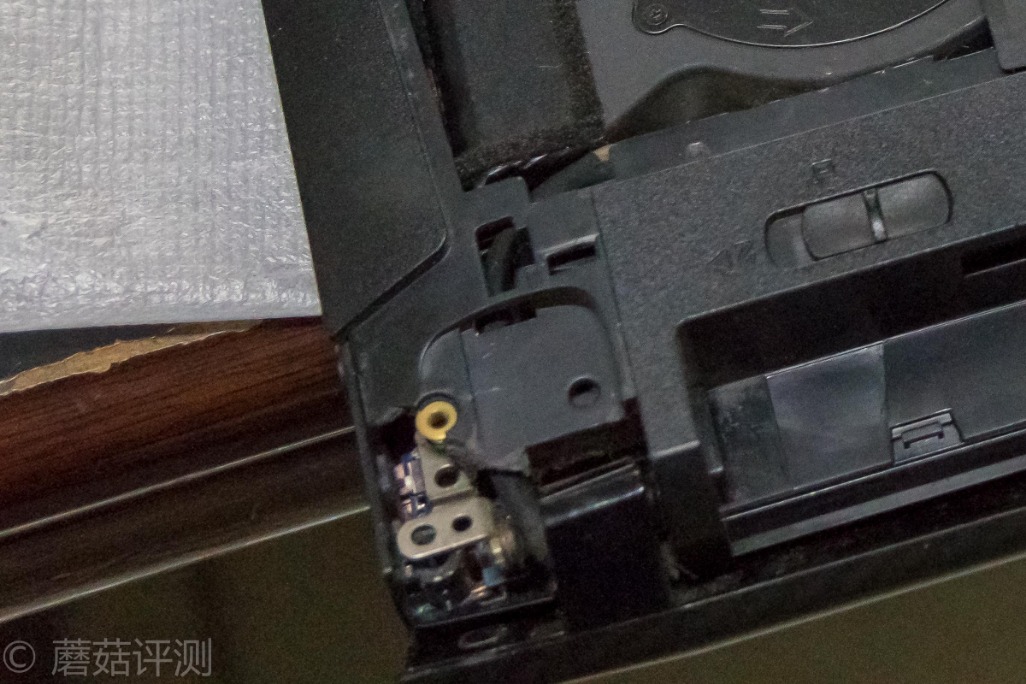 联想y400维修断轴,联想y400屏轴太紧