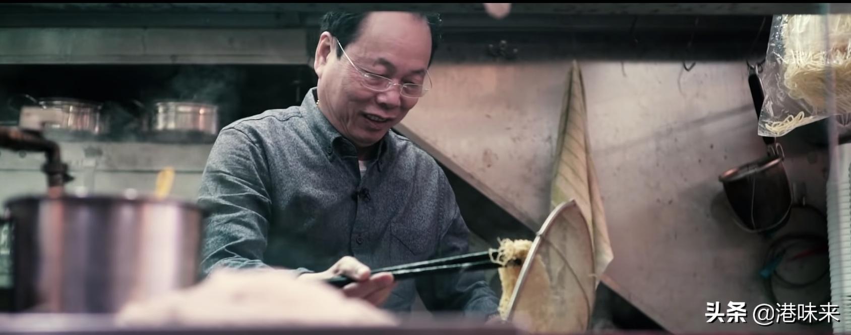 客人没钱老板直接请吃饭，打拼37年拥5间店云吞面照卖29港币