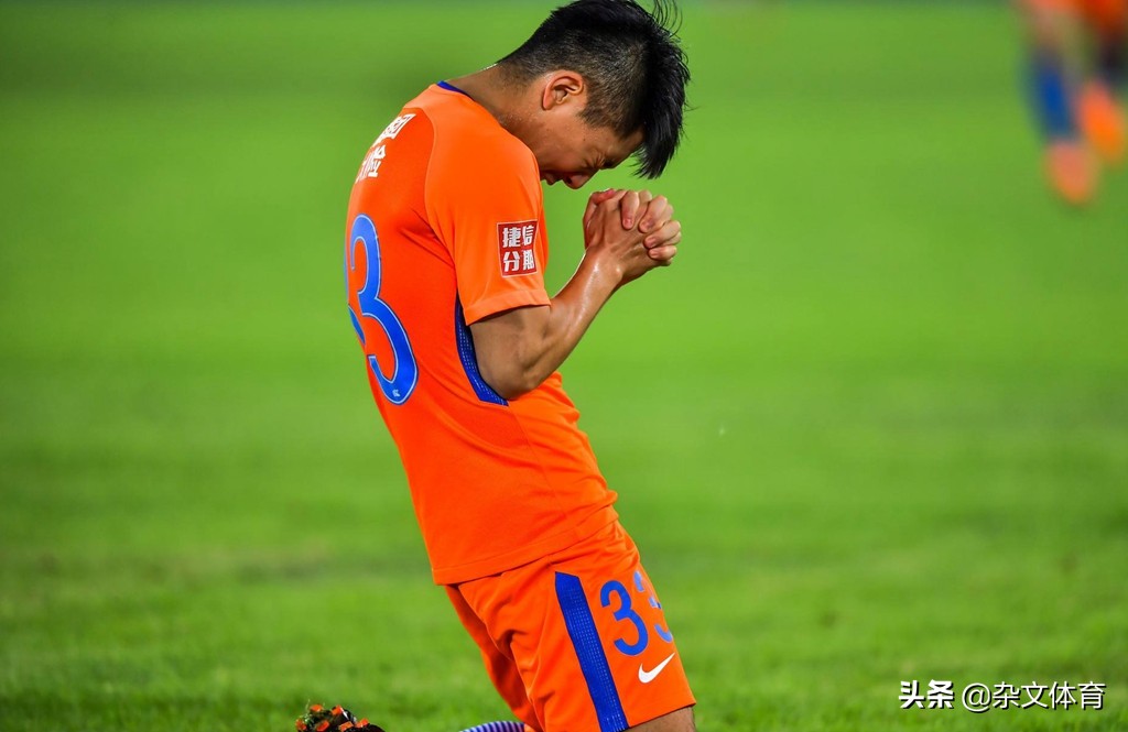 身高170却撑起鲁能中场!曾错过里皮离开之夜,准备前往德国