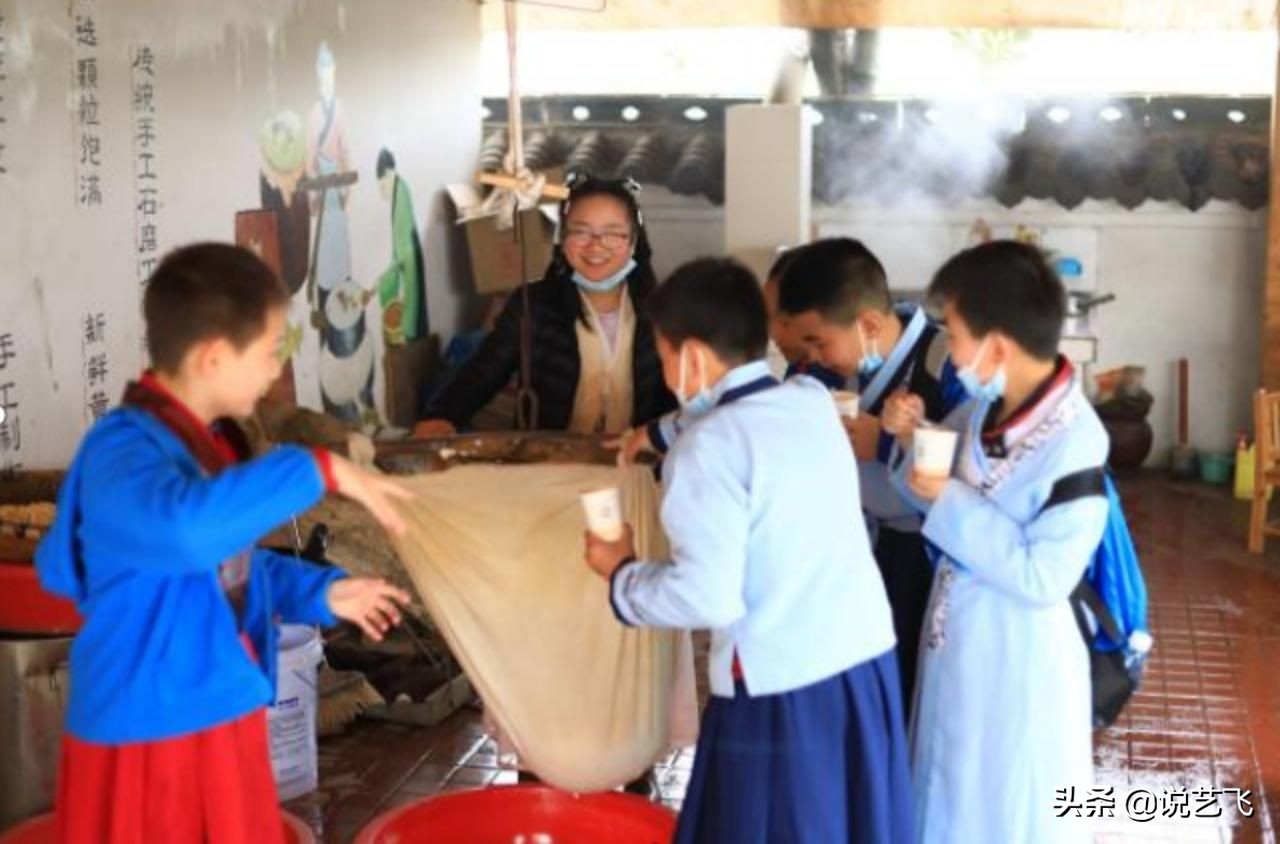 武汉市经开区，三角湖小学博学校区，将课堂搬进劳动基地