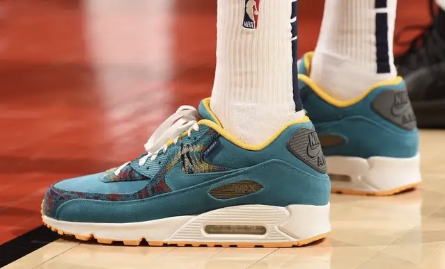 nba球星杜兰特的脚穿多大的鞋 (盘点杜兰特上脚篮球鞋)