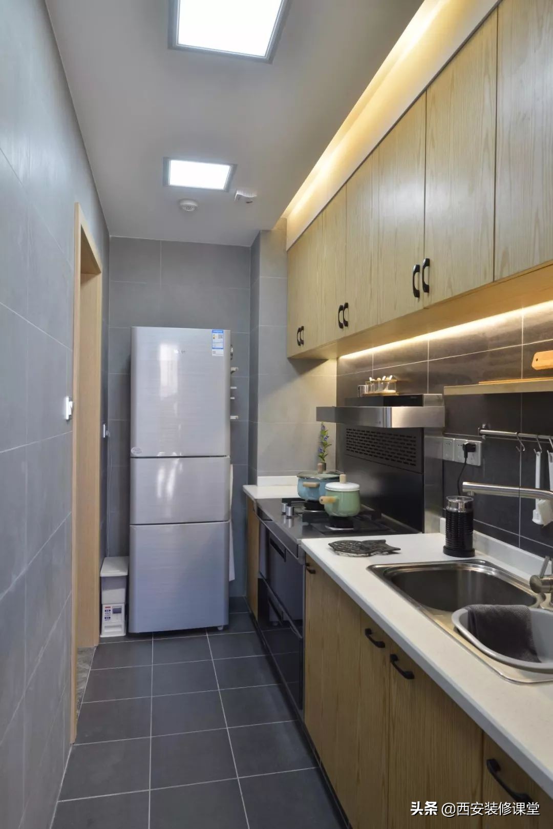 冰箱都放在房子什么位置,房子小冰箱太大真的占地方