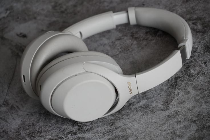 商品观察：2021年，索尼用WH-1000XM4加冕头戴耳机的世界之王