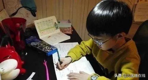 怎么解决孩子总迟到拖延时间,如何改掉懒惰拖延迟到的坏毛病