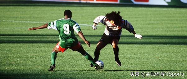 史上最浪的门将伊基塔比赛视频,进攻型门将伊基塔