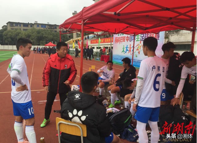 岳阳市百战巴陵高中足球比赛,2022岳阳市百战巴陵足球比赛