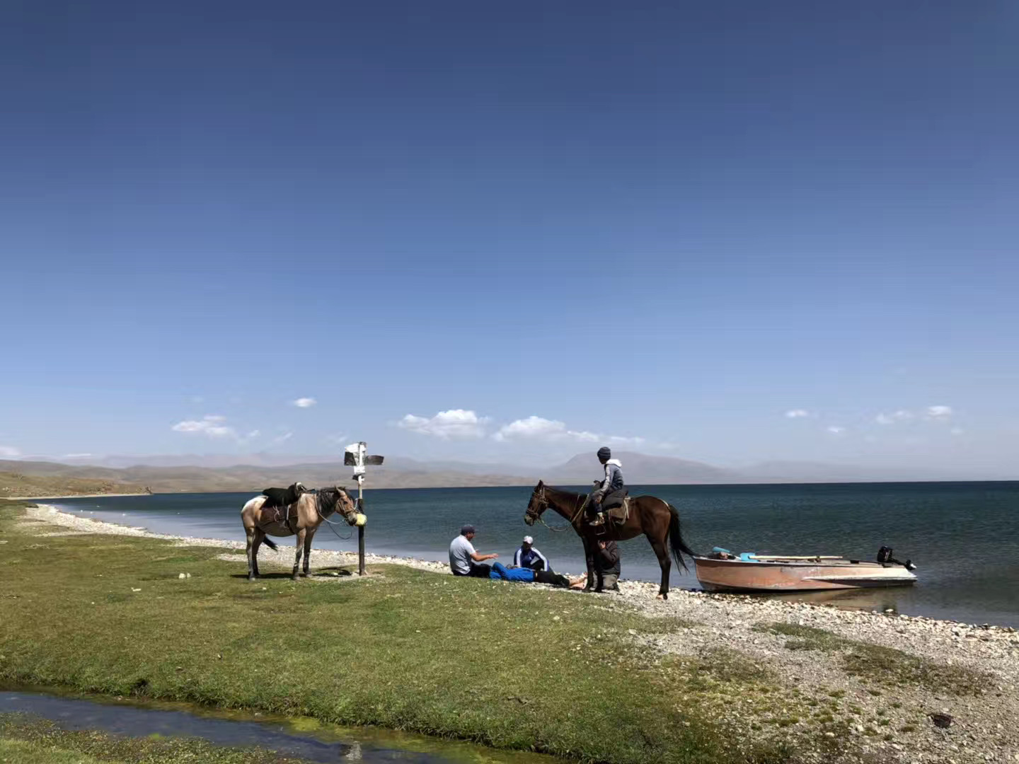少年骑马去越野，自驾15天横穿小国家，硬核车手爸爸还输了