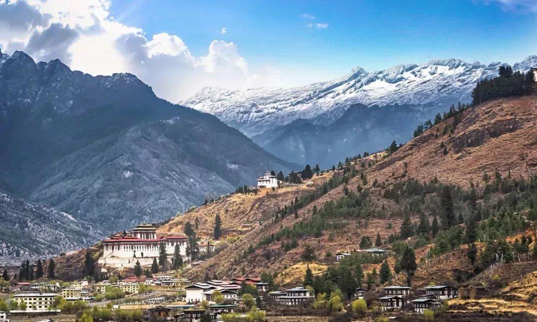 高海拔暴风雪,暴风雪徒步攀爬珠穆朗玛峰