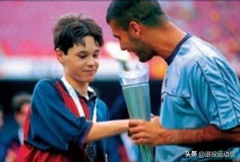 足球场上动容瞬间,足球场上动容的瞬间